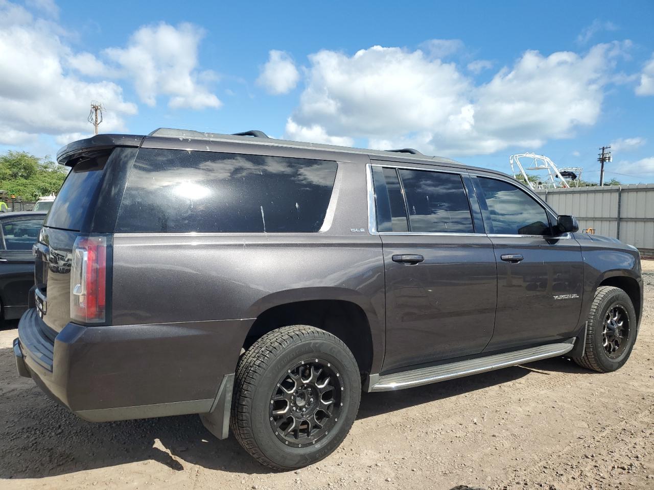 2016 GMC YUKON XL K - Image 3