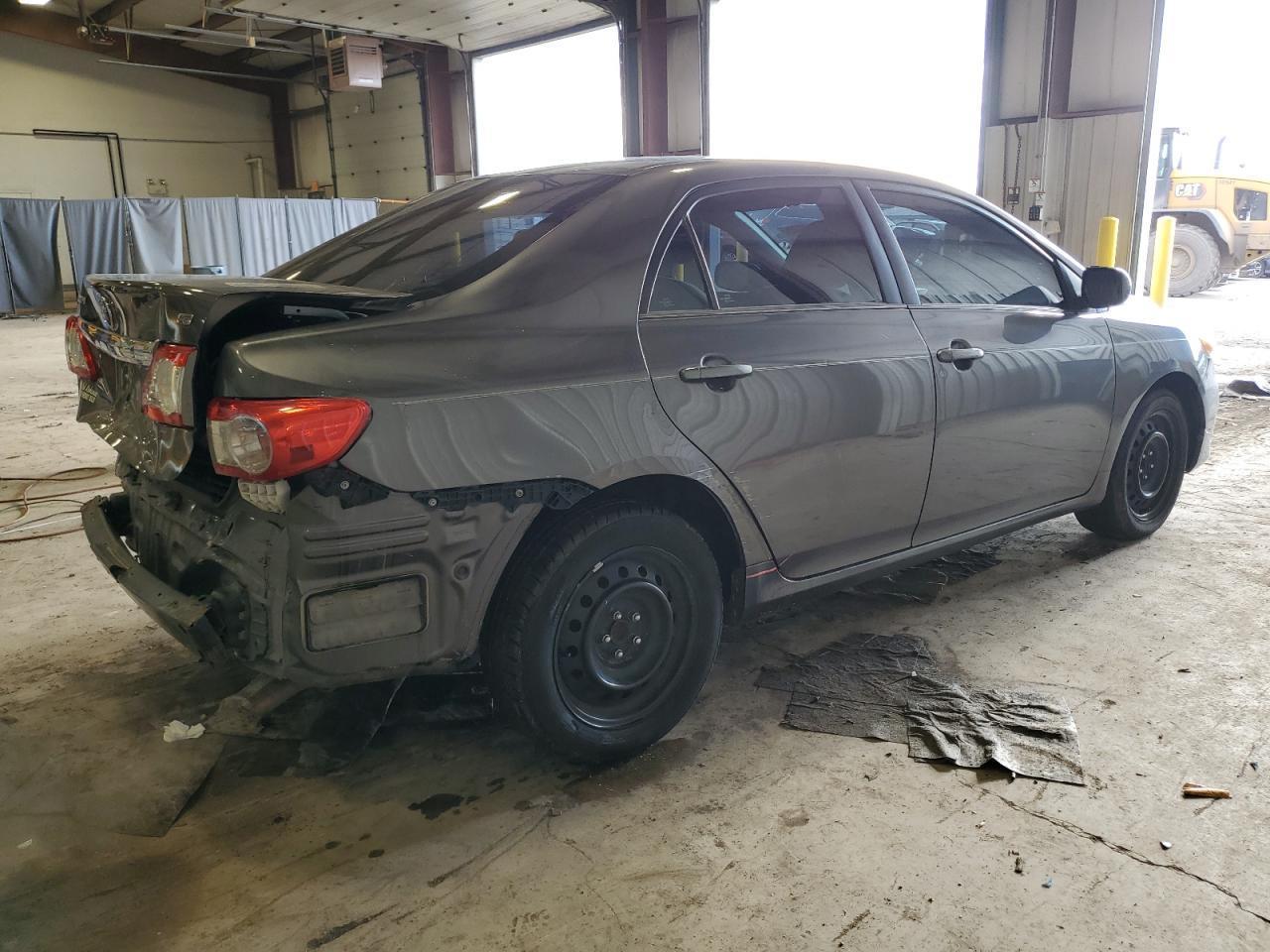 2013 TOYOTA COROLLA BA - Фото 3