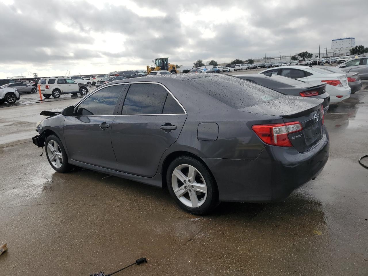 2014 TOYOTA CAMRY L - Фото 2