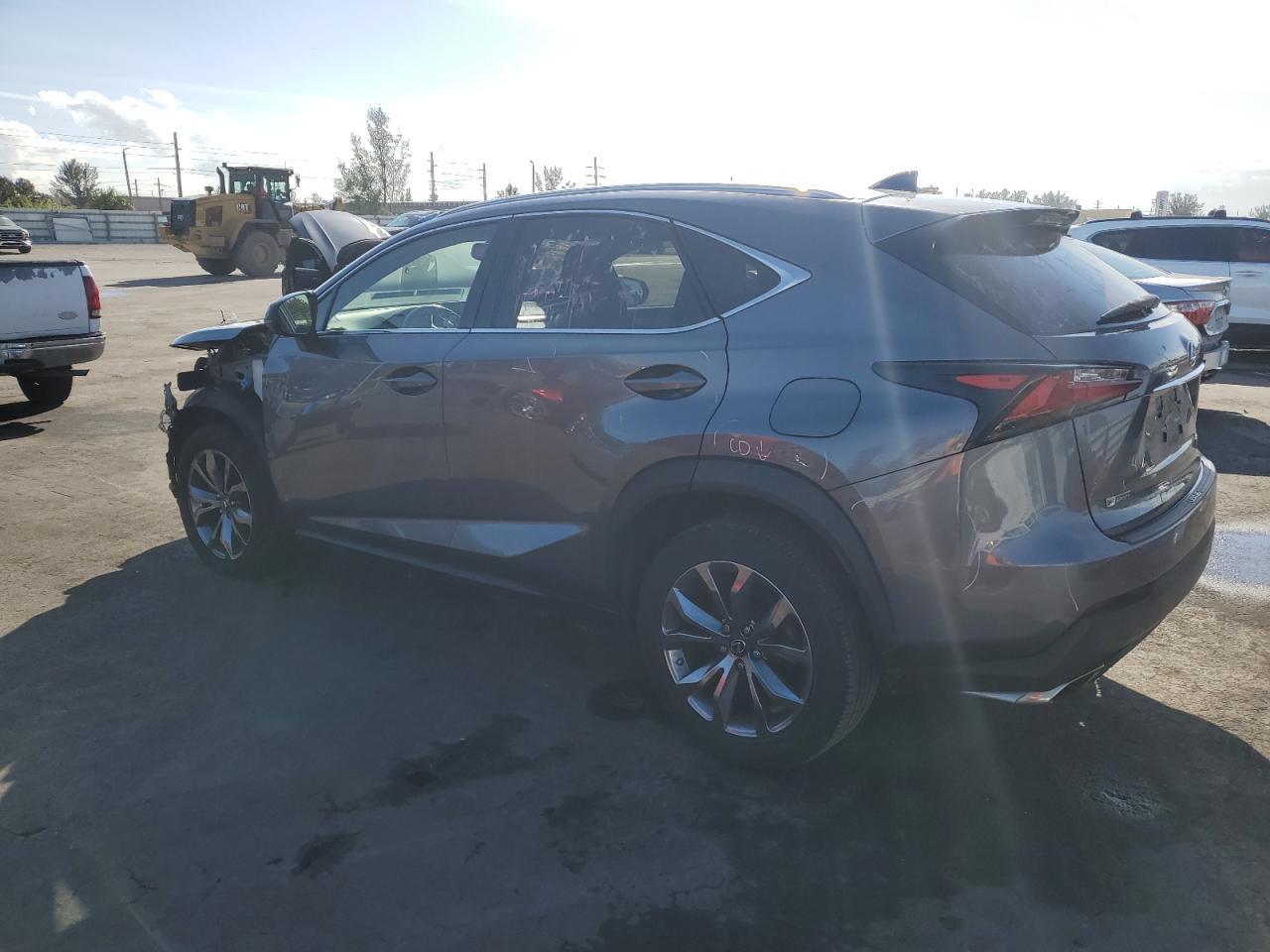 2017 LEXUS NX 200T BA - Фото 2