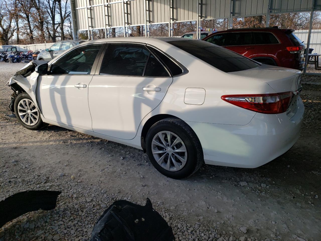 2015 TOYOTA CAMRY LE - Фото 2