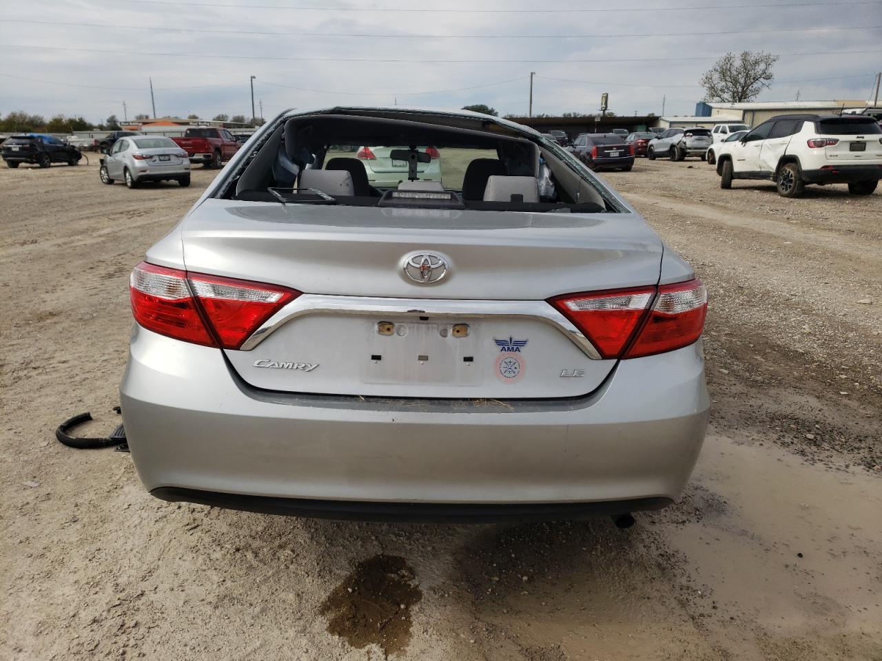 2017 TOYOTA CAMRY LE - Image 6