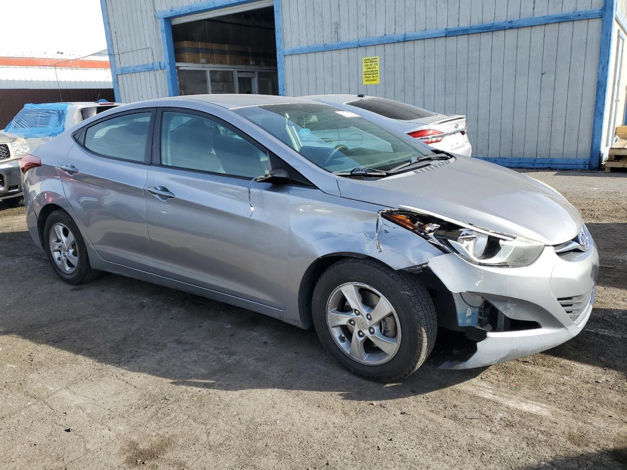 2015 HYUNDAI ELANTRA SE - Image 4