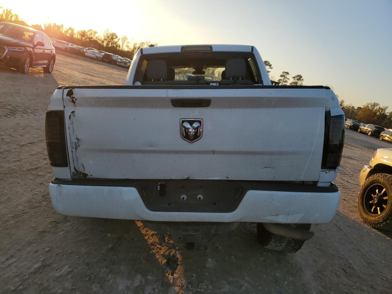 2017 RAM 1500 ST - Image 6