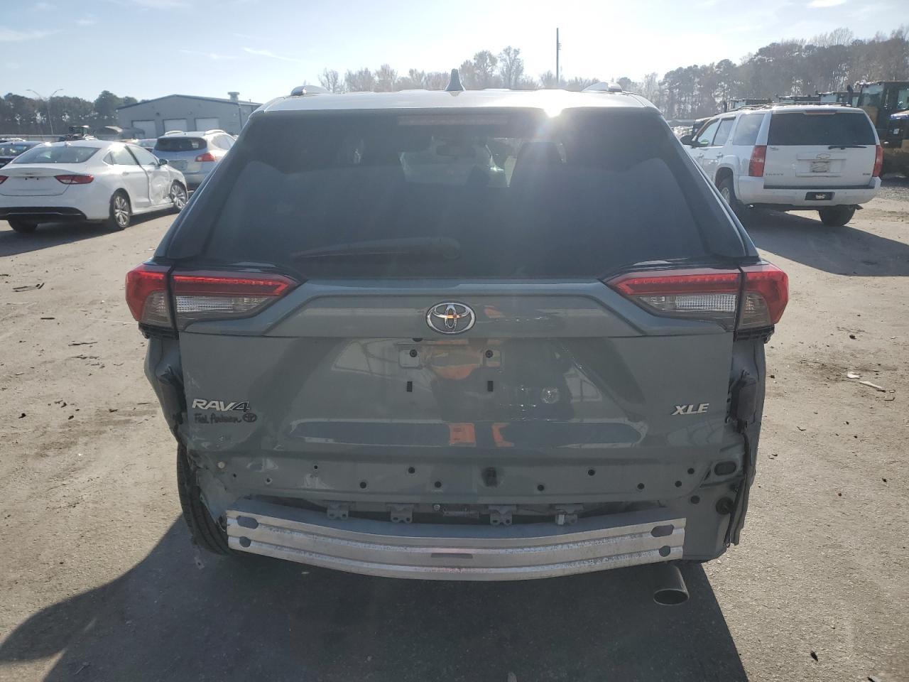 2020 TOYOTA RAV4 XLE P - Image 6