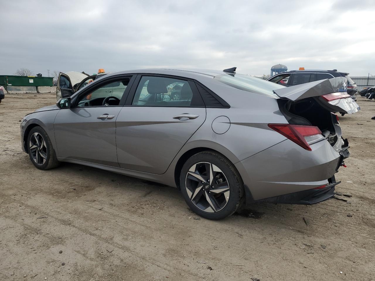 2023 HYUNDAI ELANTRA SE - Image 2