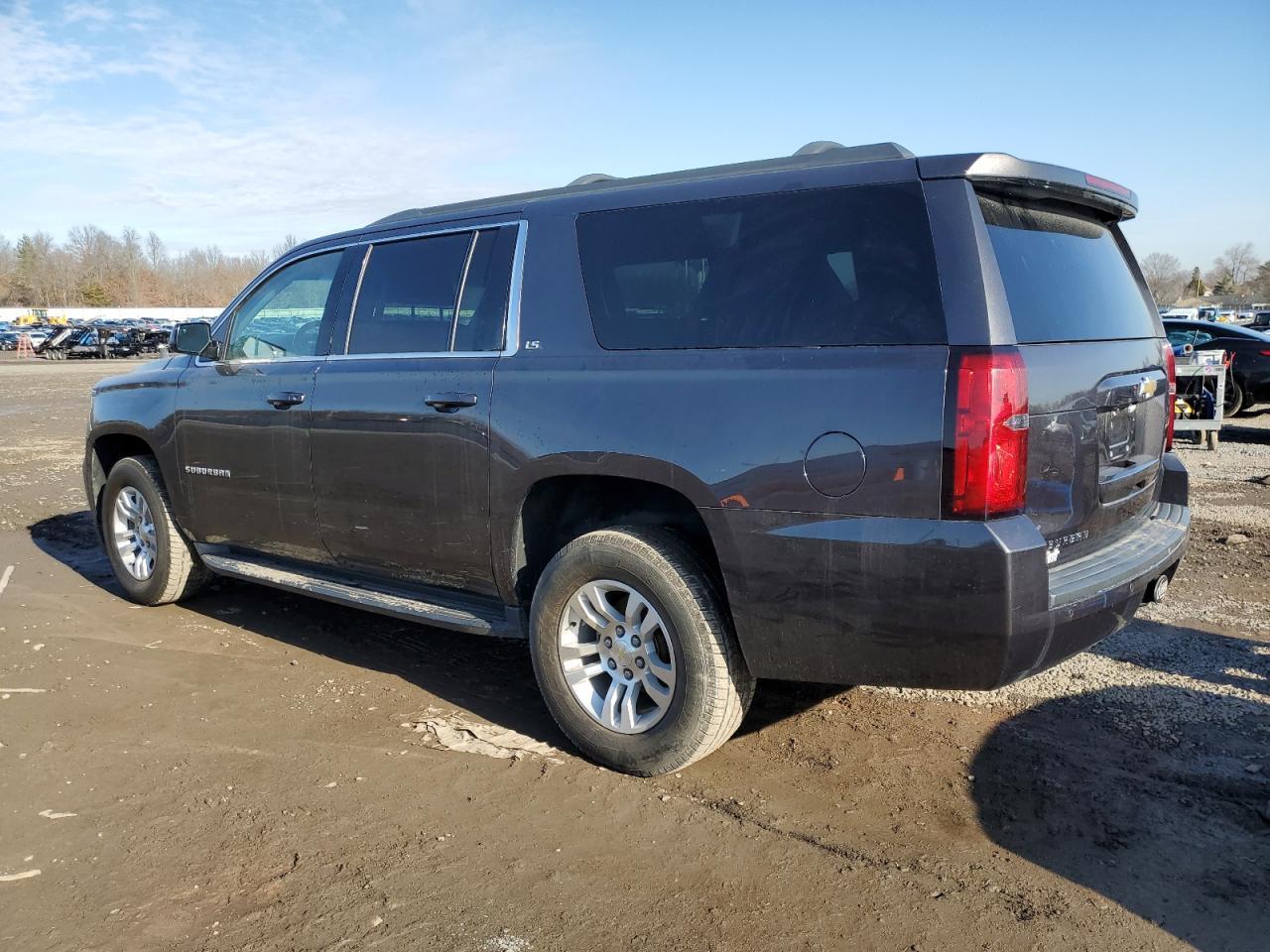 2015 CHEVROLET SUBURBAN C - Фото 2
