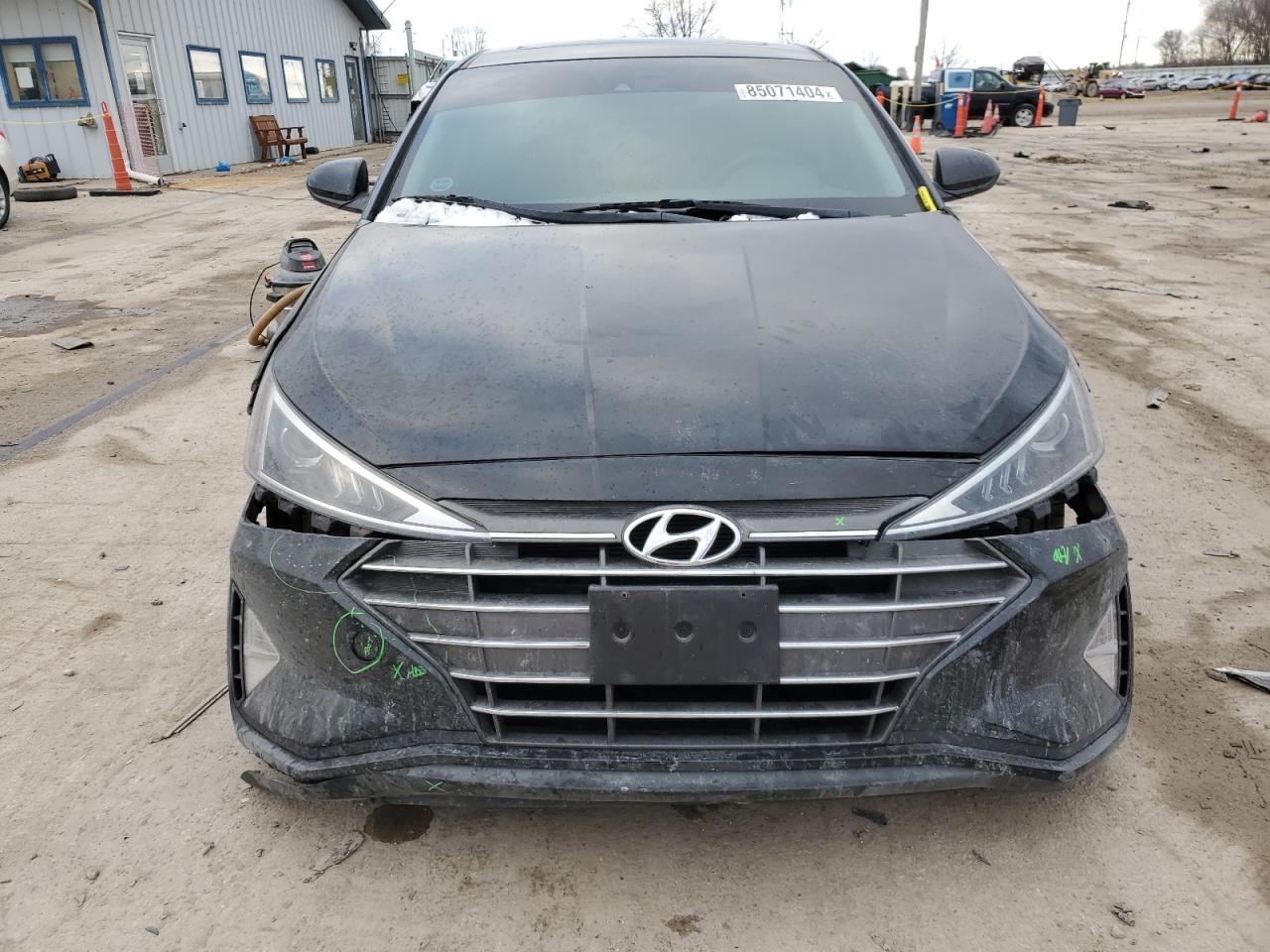 2019 HYUNDAI ELANTRA SE - Image 5