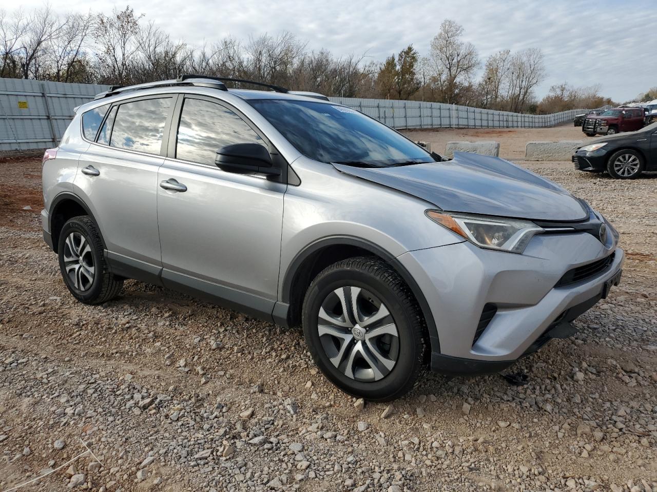 2018 TOYOTA RAV4 LE - Image 4