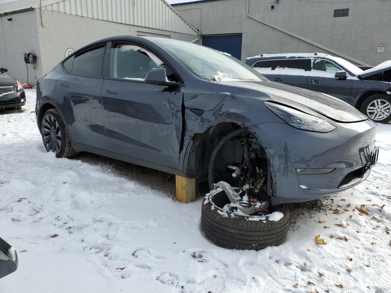 2023 TESLA MODEL Y - Фото 4