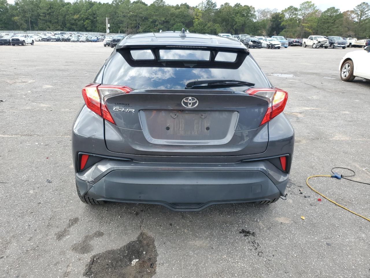 2019 TOYOTA C-HR XLE - Фото 6