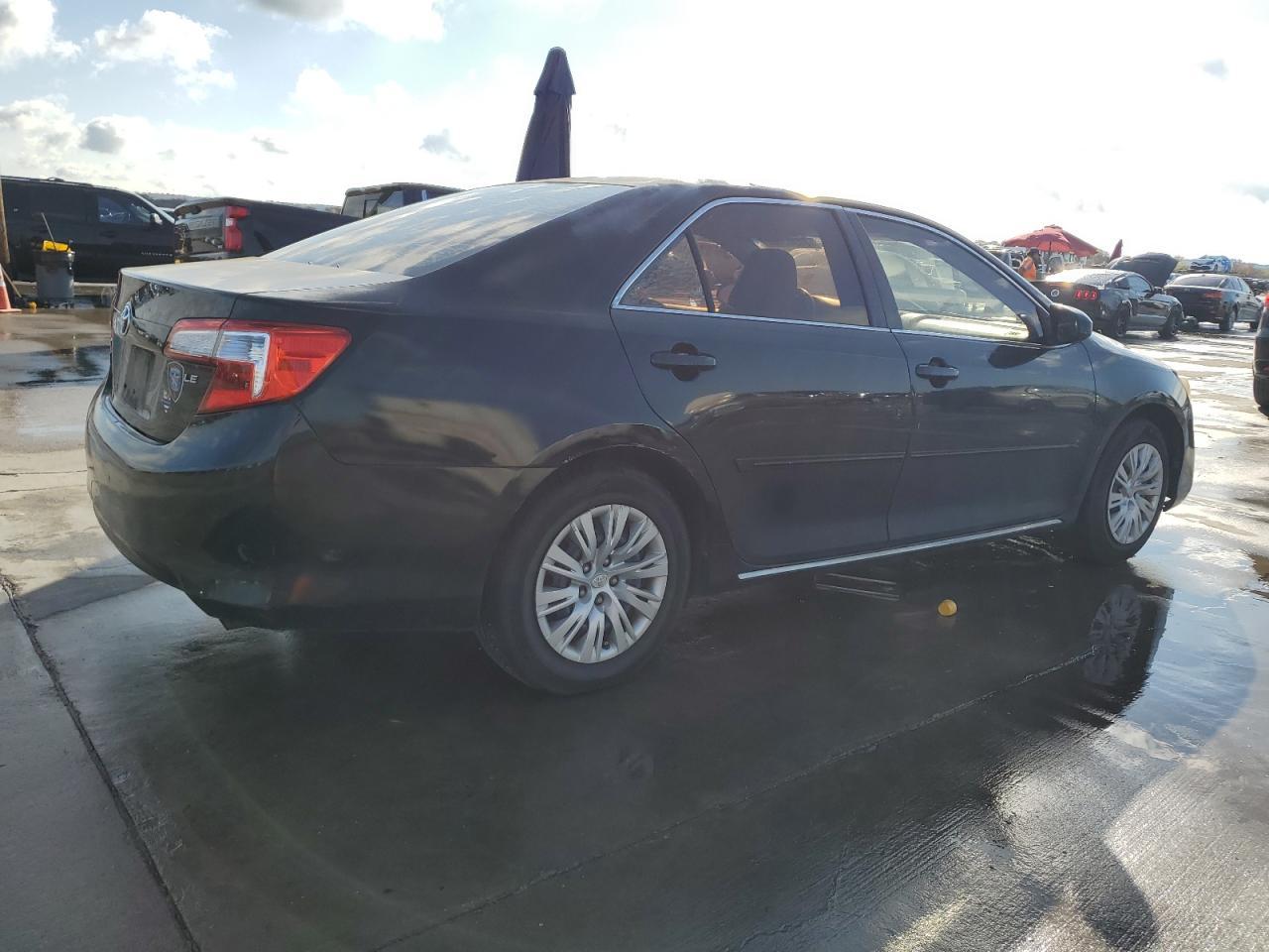 2014 TOYOTA CAMRY L - Фото 3