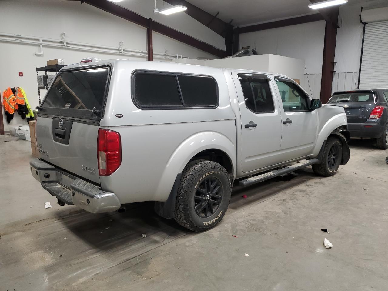 2016 NISSAN FRONTIER S - Фото 3