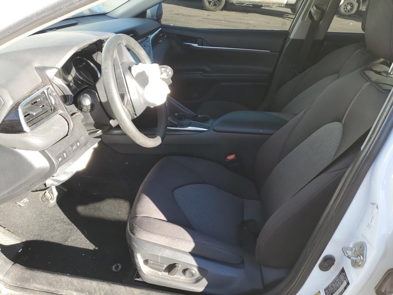 2018 TOYOTA CAMRY L - Фото 7