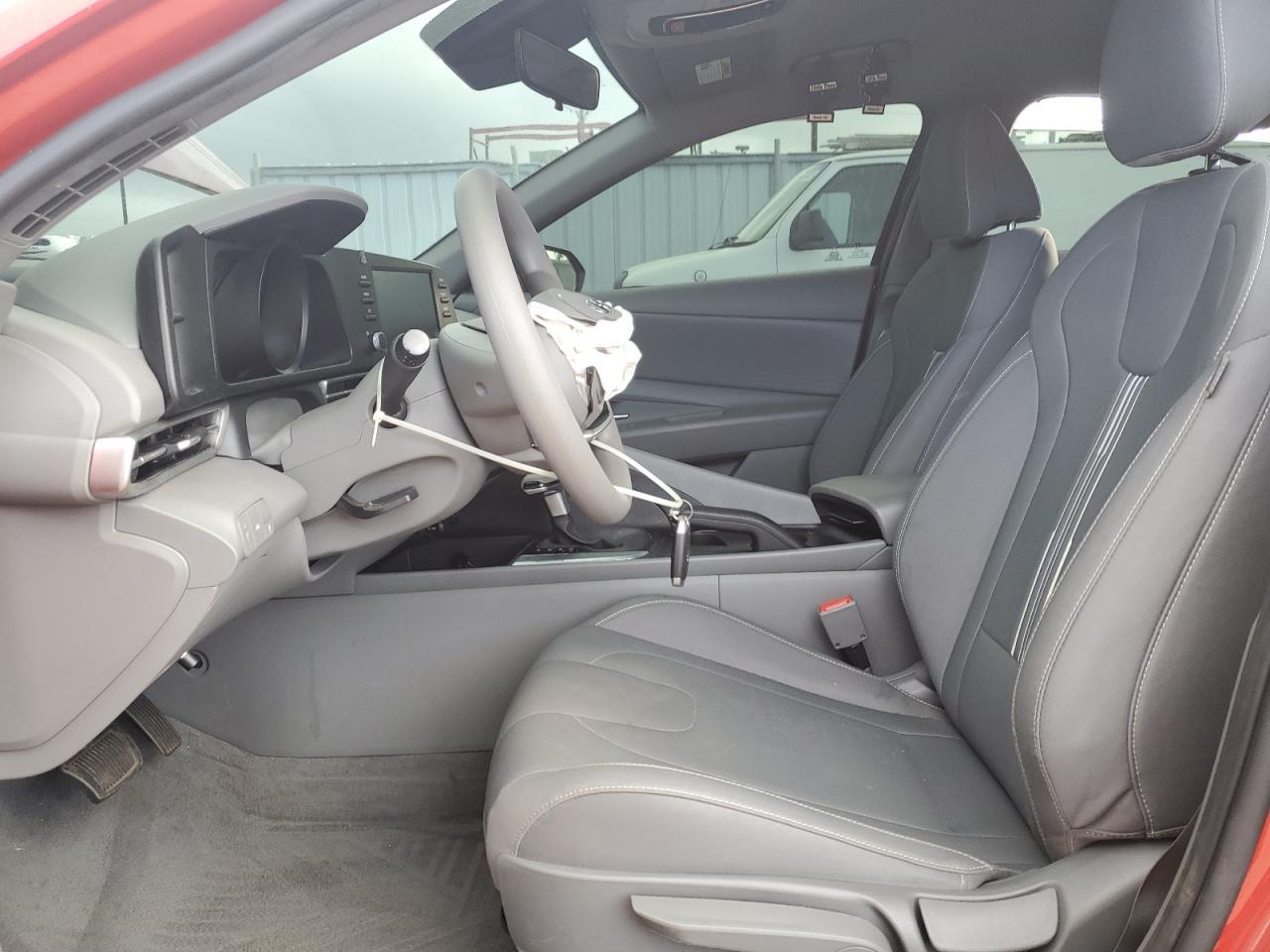 2023 HYUNDAI ELANTRA SE - Фото 7