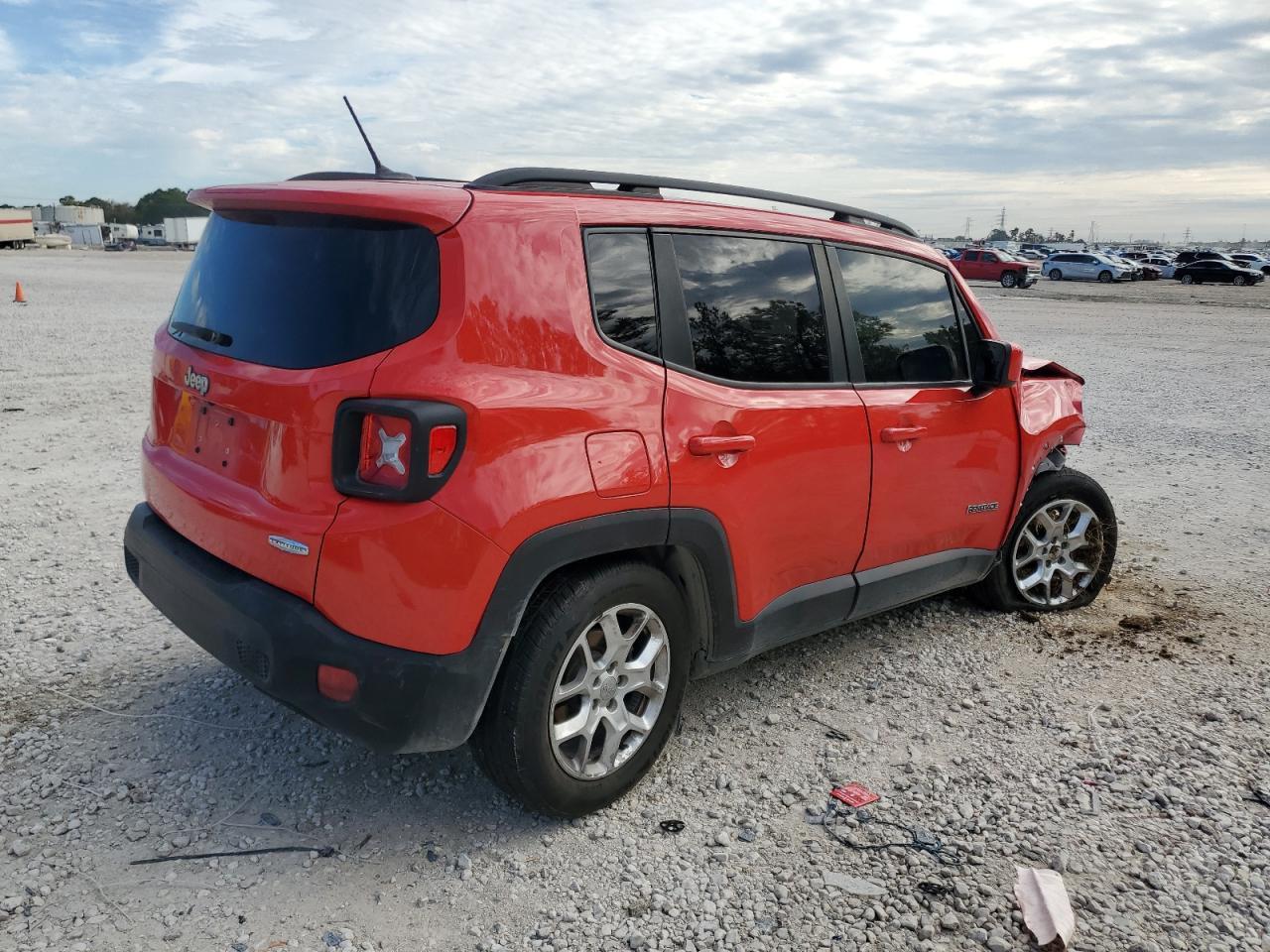 2017 JEEP RENEGADE L - Image 3