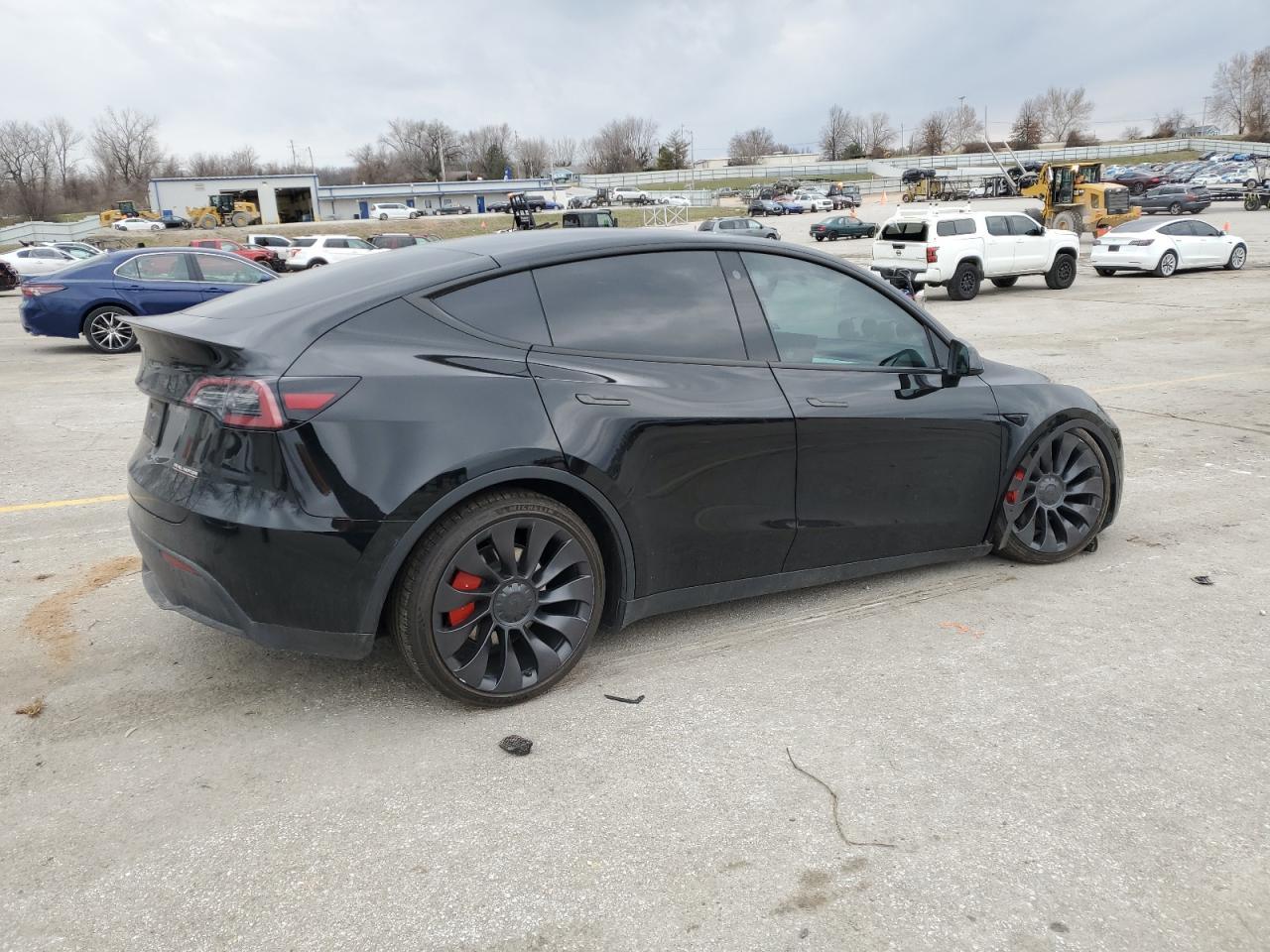 2023 TESLA MODEL Y - Фото 3
