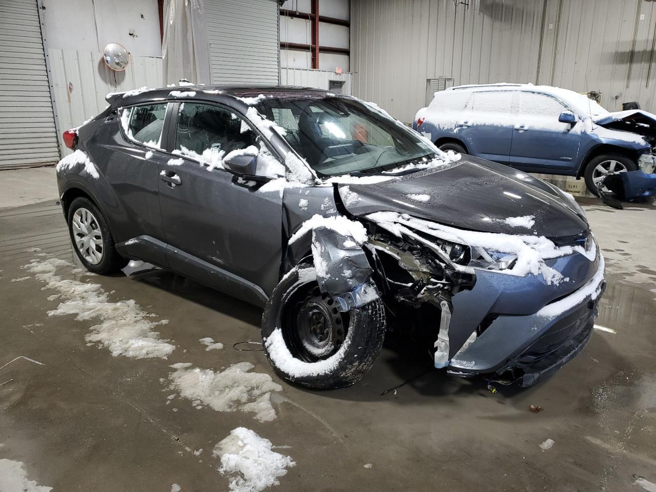 2019 TOYOTA C-HR XLE - Фото 4