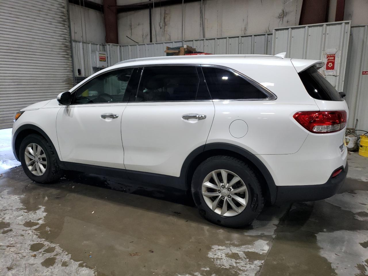2016 KIA SORENTO LX - Image 2