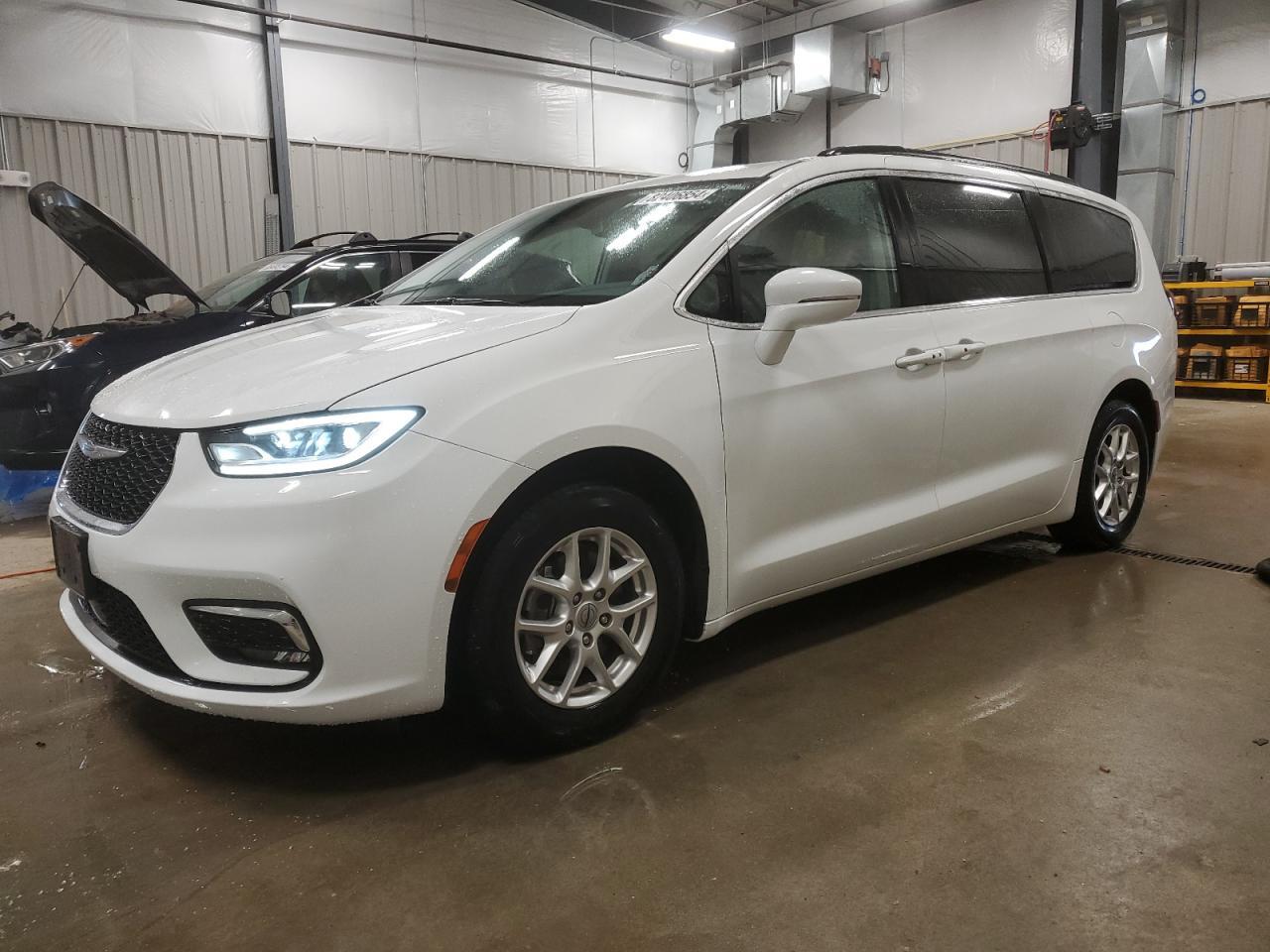 2022 CHRYSLER PACIFICA T