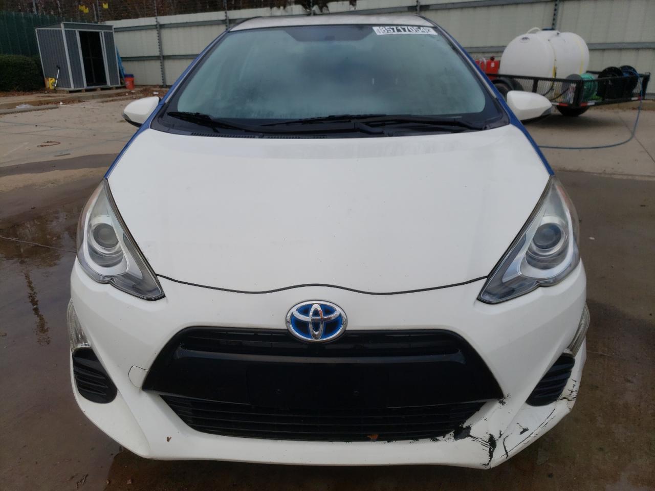 2016 TOYOTA PRIUS C - Image 5