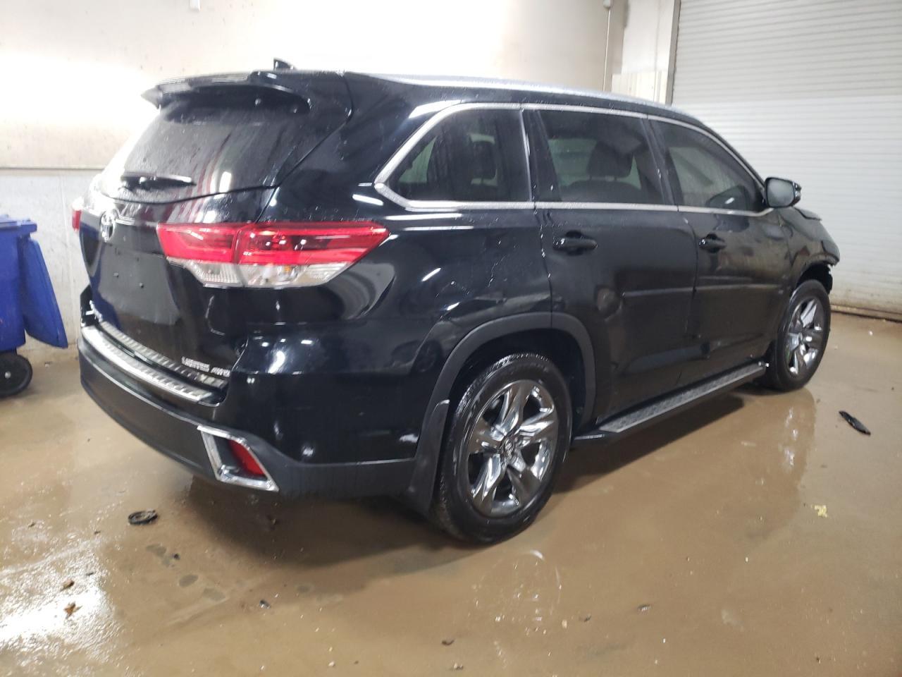 2018 TOYOTA HIGHLANDER - Фото 3