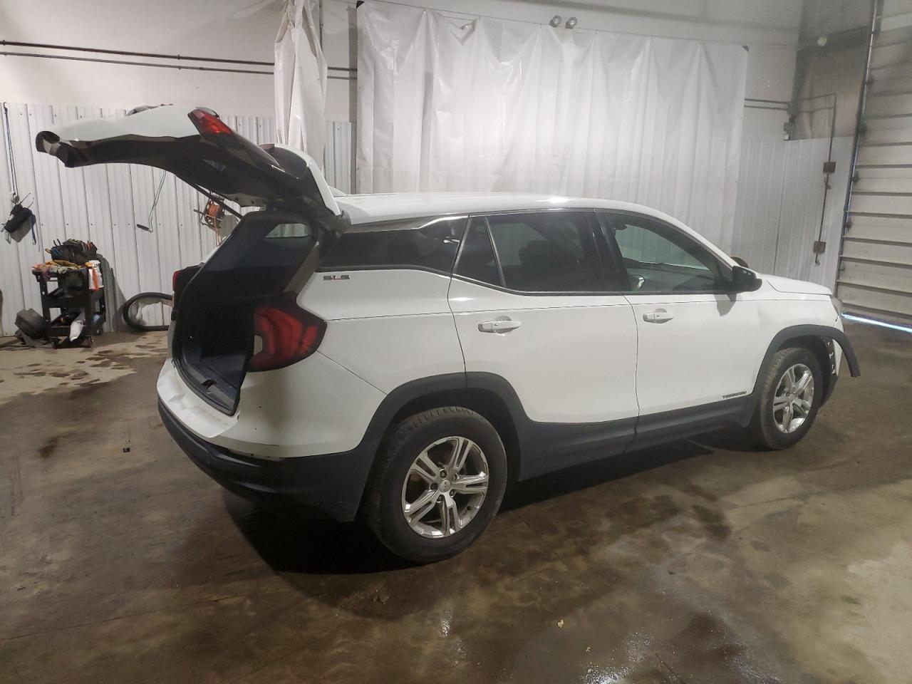 2018 GMC TERRAIN SL - Image 3