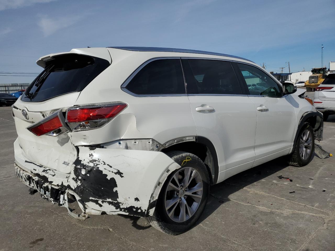 2015 TOYOTA HIGHLANDER - Image 3