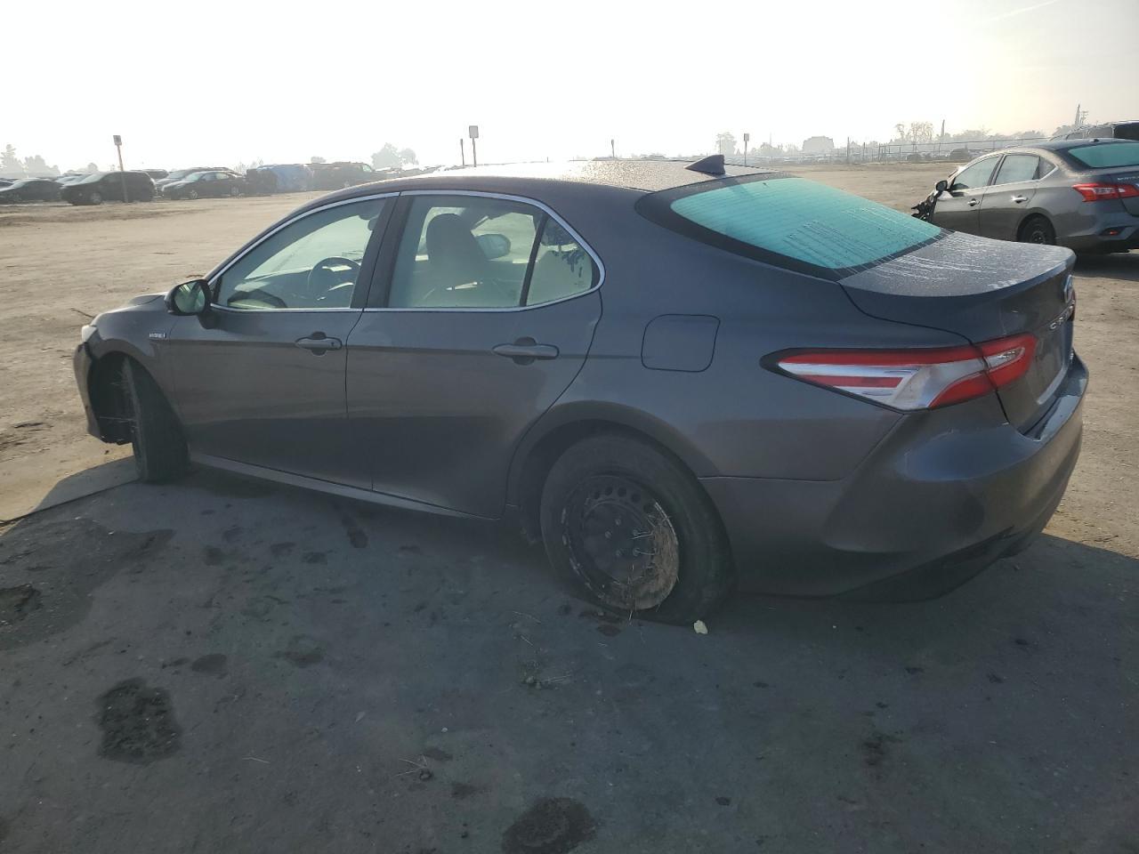 2020 TOYOTA CAMRY LE - Фото 2