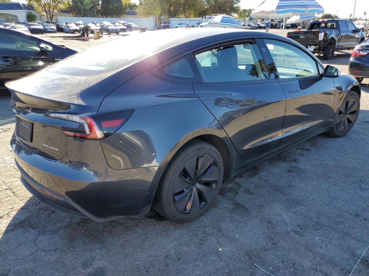 2024 TESLA MODEL 3 - Фото 3