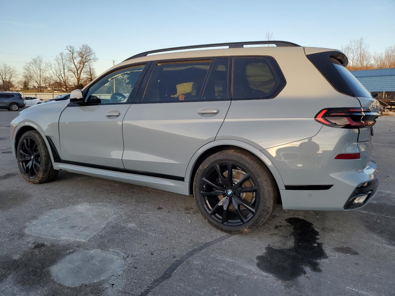 2024 BMW X7 XDRIVE4 - Image 2
