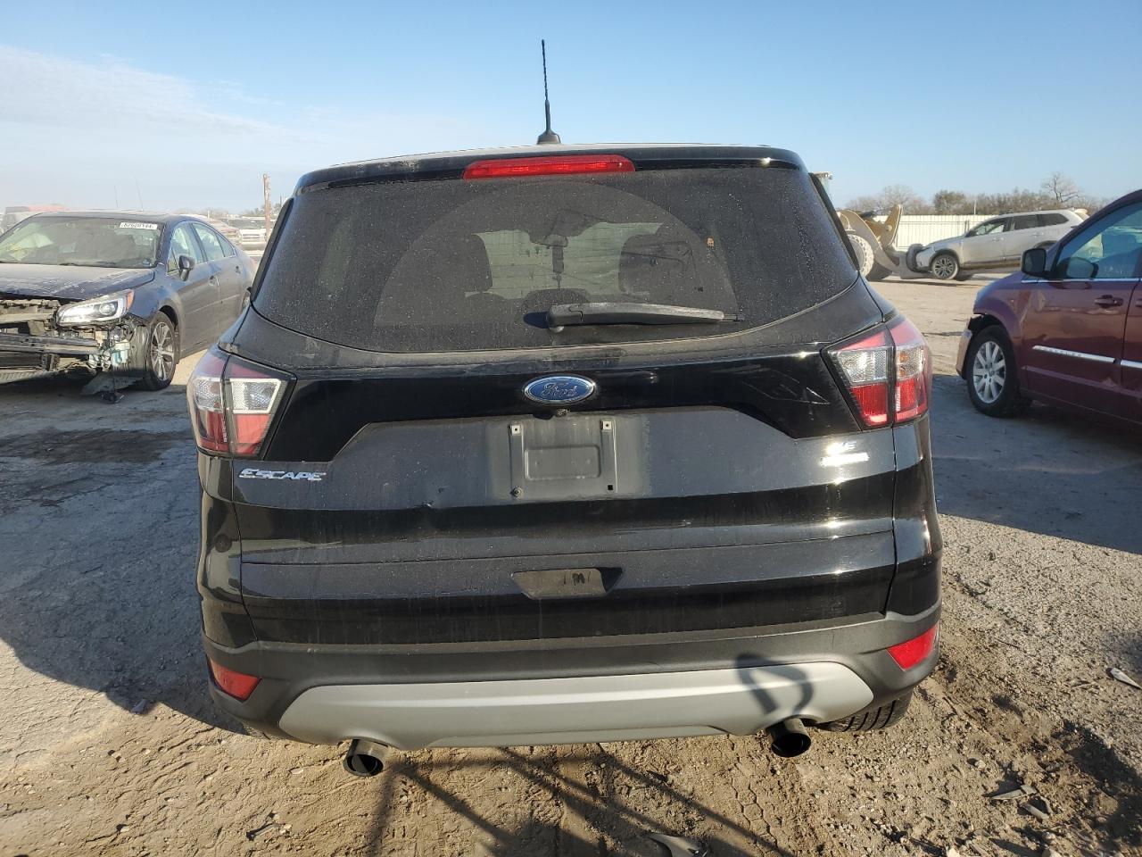 2017 FORD ESCAPE SE - Фото 6