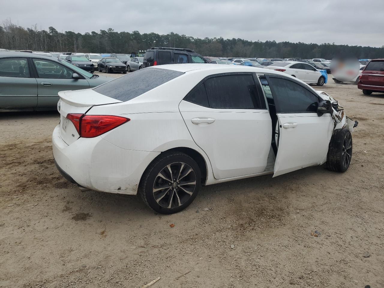 2018 TOYOTA COROLLA L - Фото 3