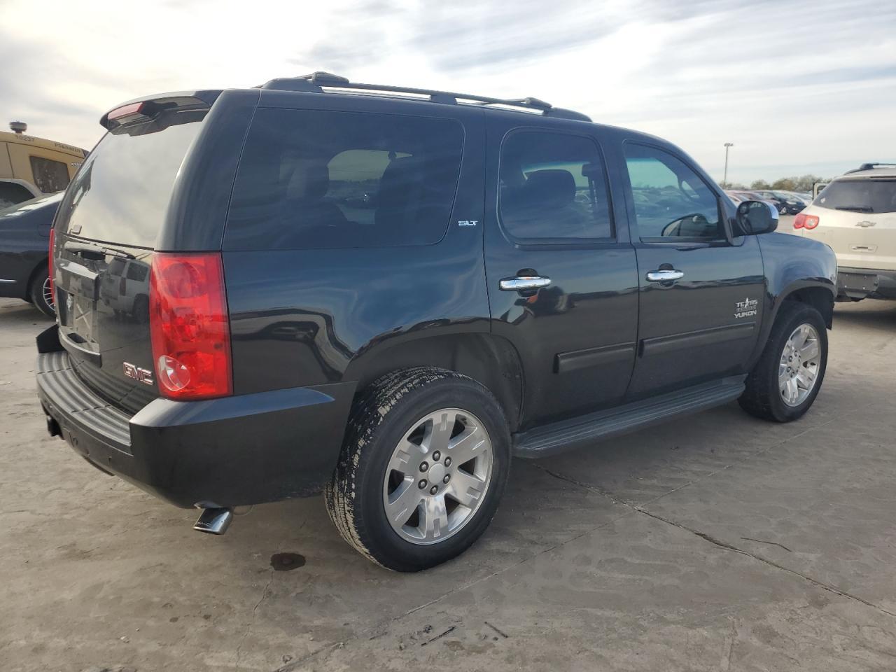 2012 GMC YUKON SLT - Фото 3