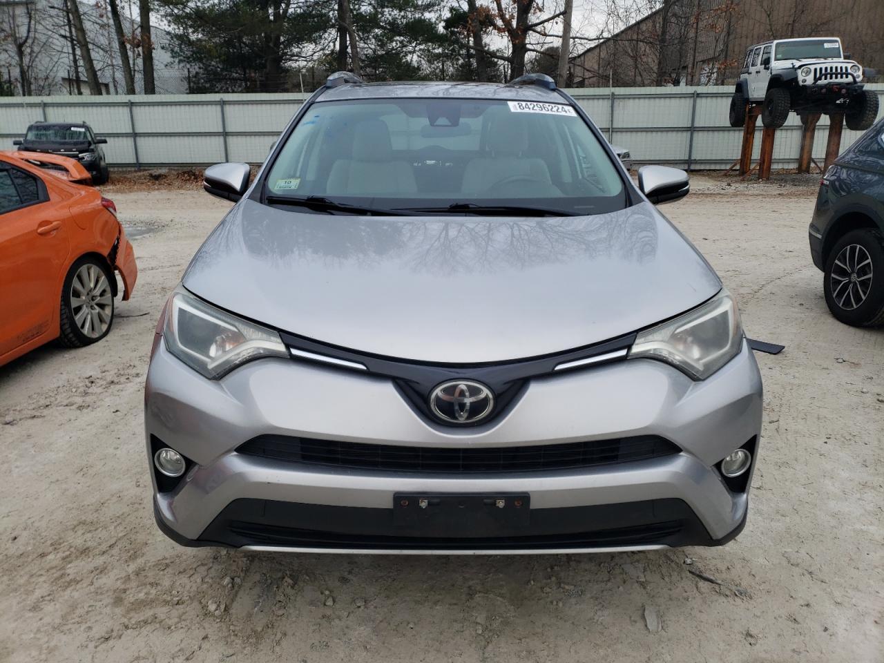 2017 TOYOTA RAV4 XLE - Фото 5