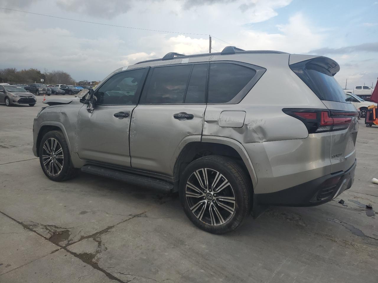 2023 LEXUS LX 600 BAS - Image 2