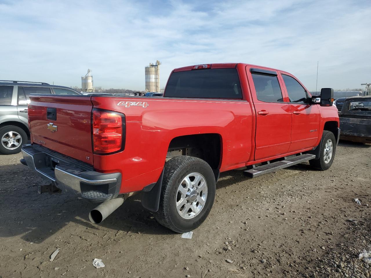 2015 CHEVROLET SILVERADO - Фото 3