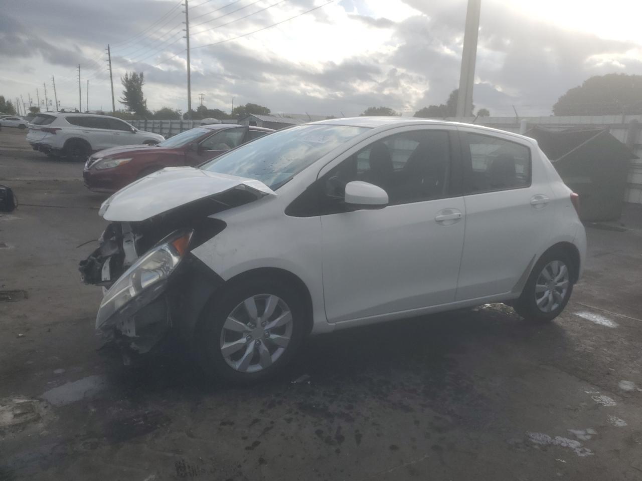2017 TOYOTA YARIS L