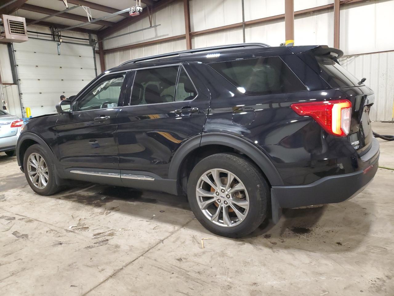 2022 FORD EXPLORER X - Image 2