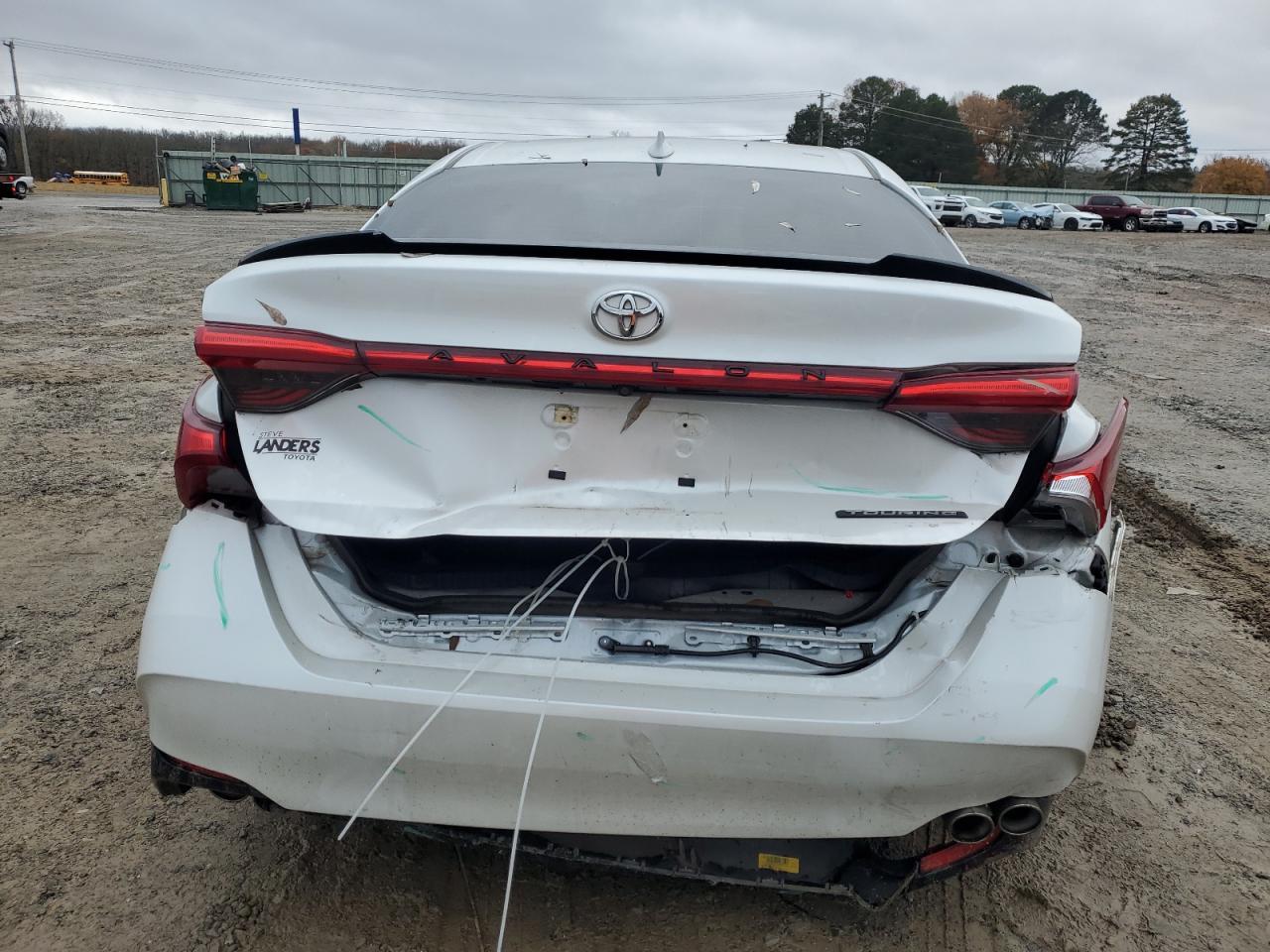 2019 TOYOTA AVALON XLE - Image 6