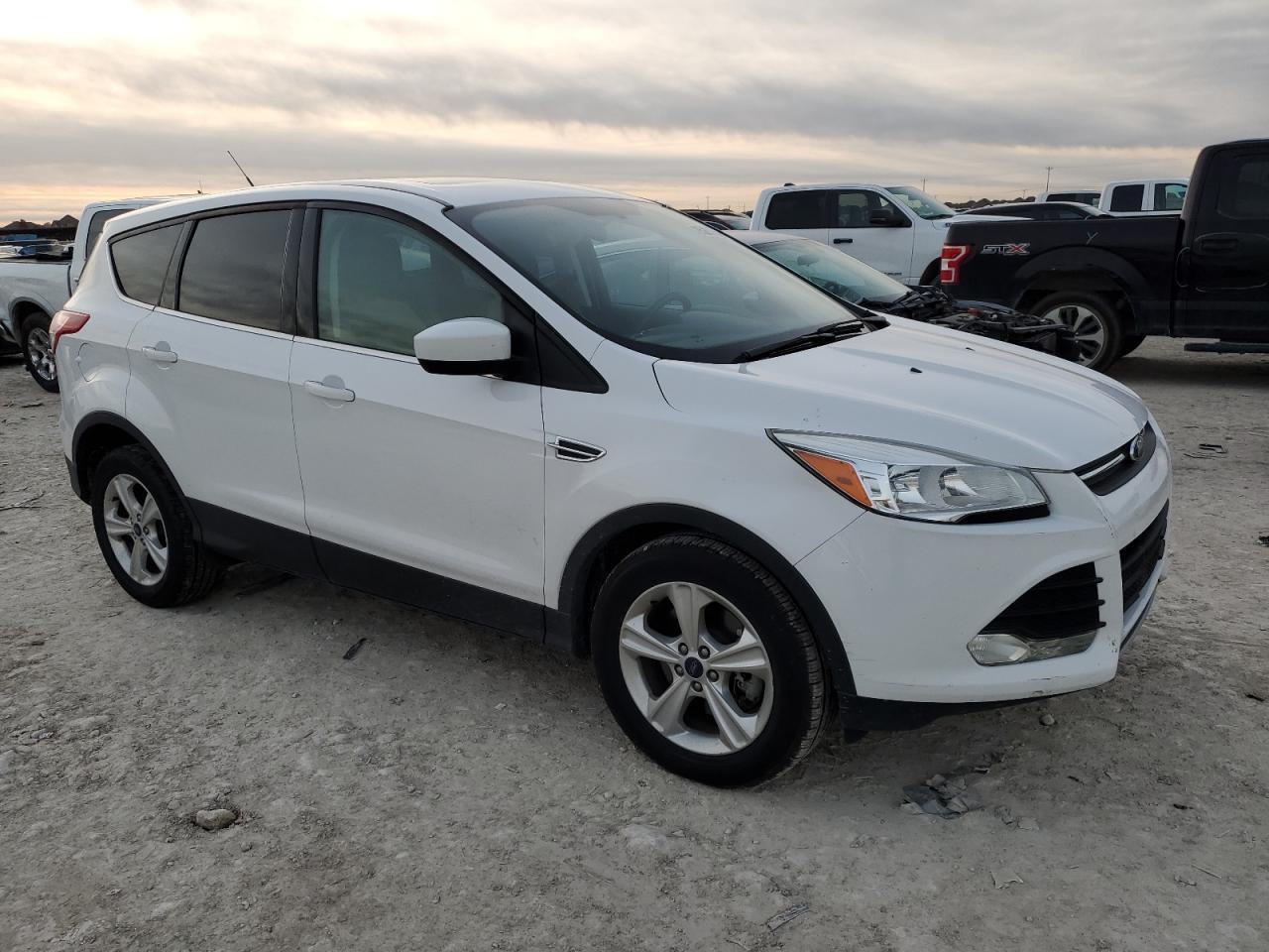 2015 FORD ESCAPE SE - Image 4