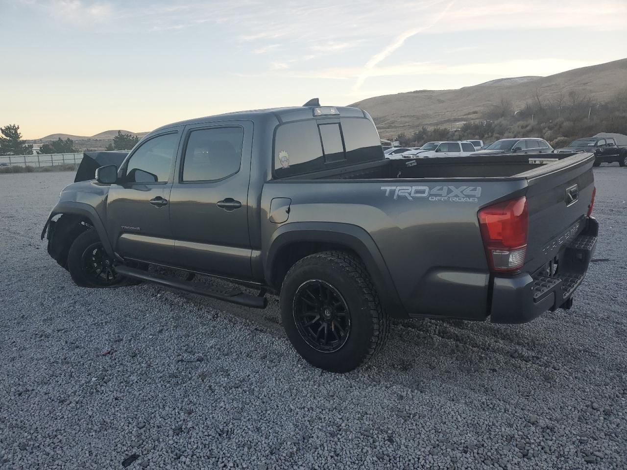 2017 TOYOTA TACOMA DOU - Фото 2