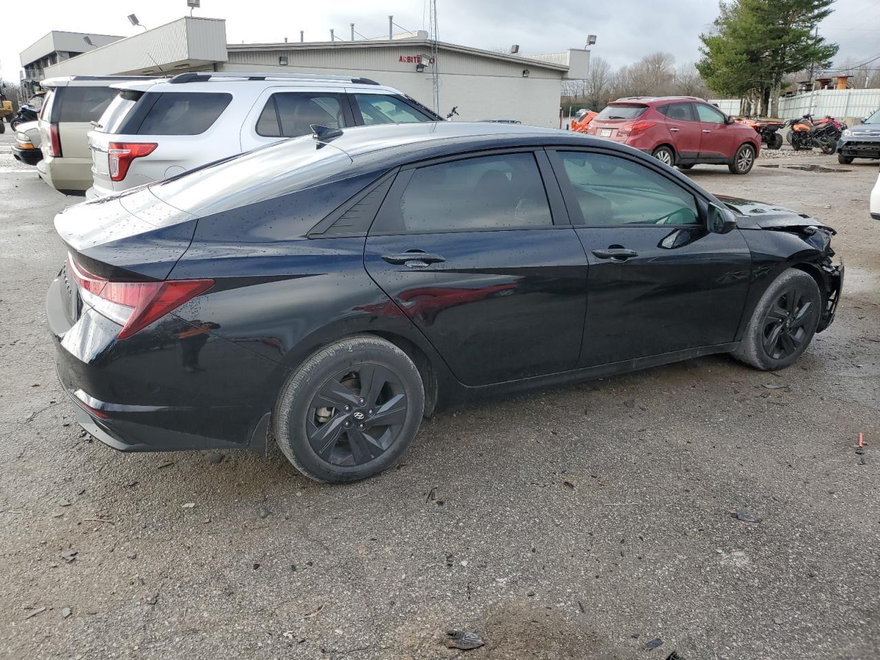 2022 HYUNDAI ELANTRA SE - Фото 3