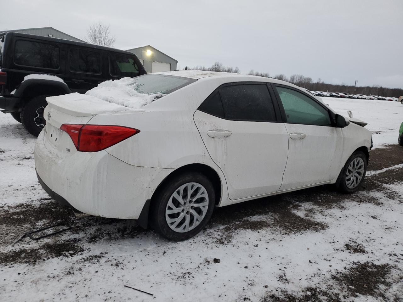 2019 TOYOTA COROLLA L - Фото 3