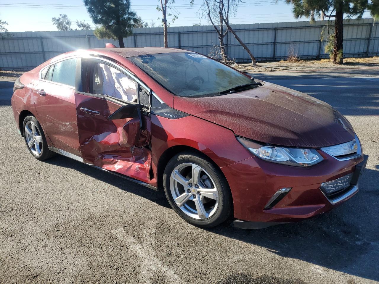 2017 CHEVROLET VOLT LT - Image 4