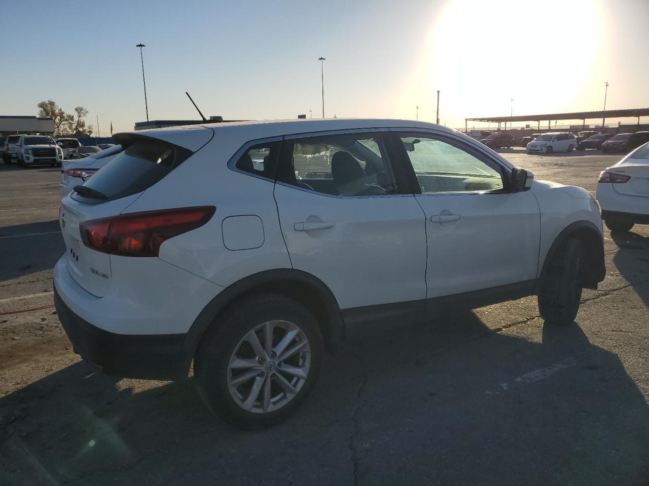 2017 NISSAN ROGUE SPOR - Фото 3
