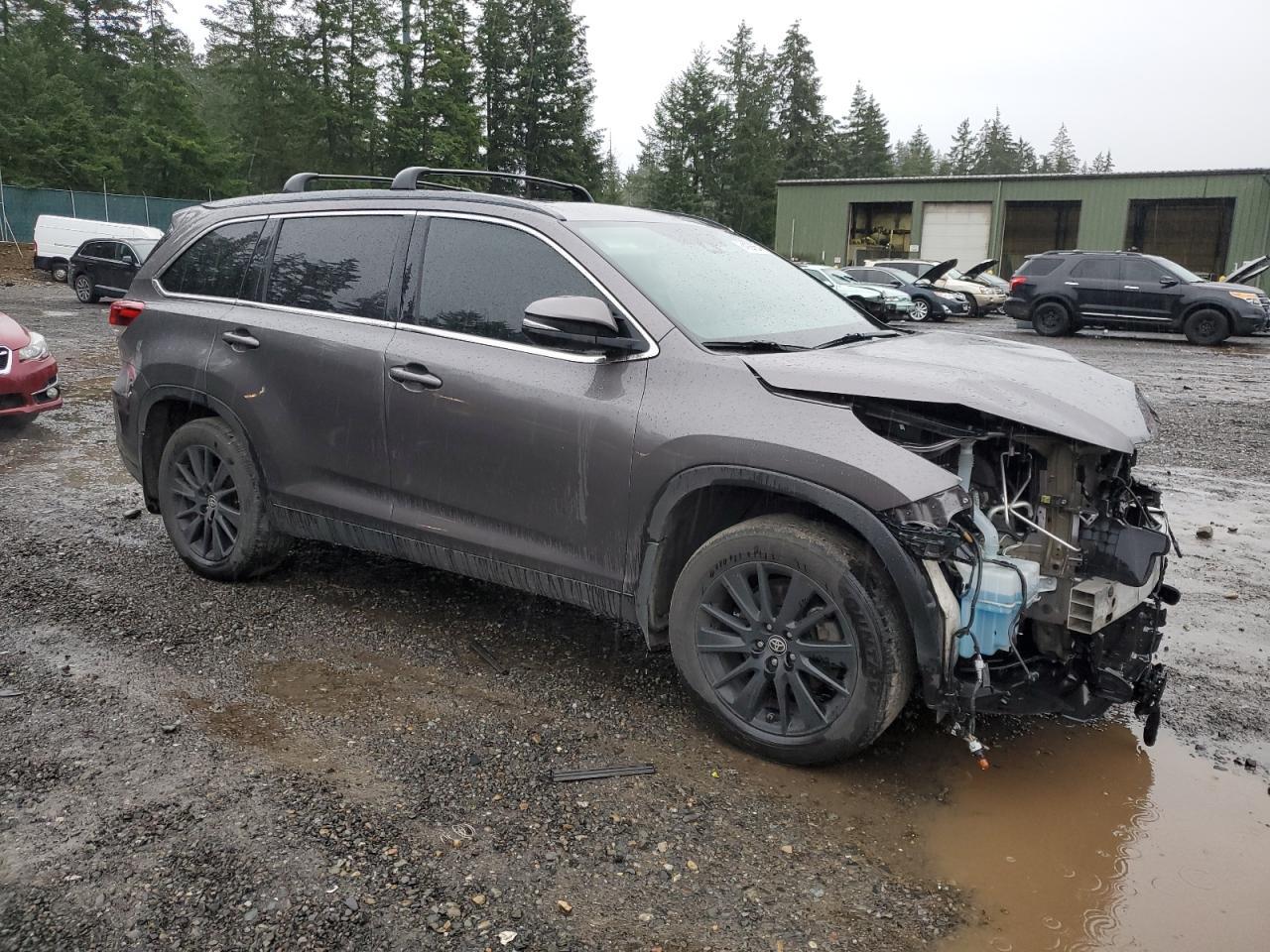 2019 TOYOTA HIGHLANDER - Image 4