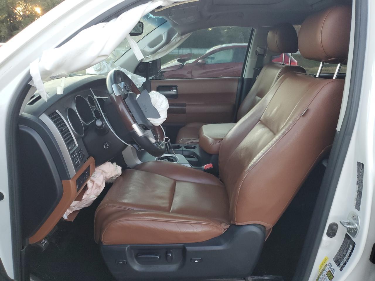2016 TOYOTA SEQUOIA PL - Image 7