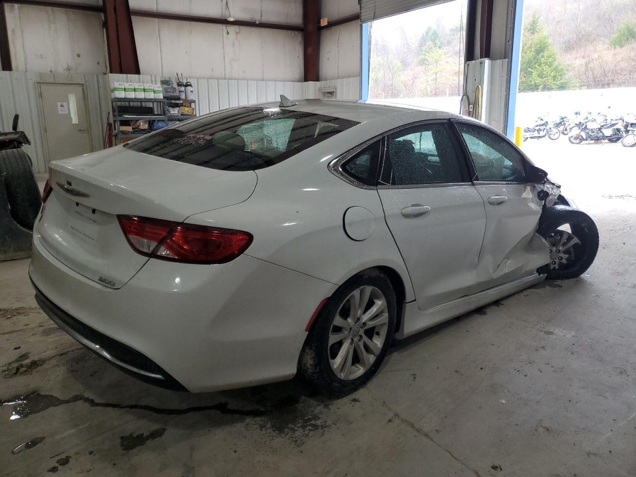 2015 CHRYSLER 200 LIMITE - Image 3