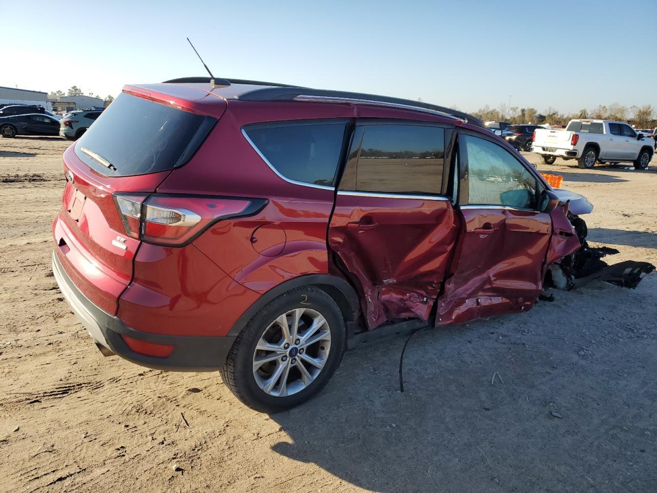 2017 FORD ESCAPE SE - Фото 3